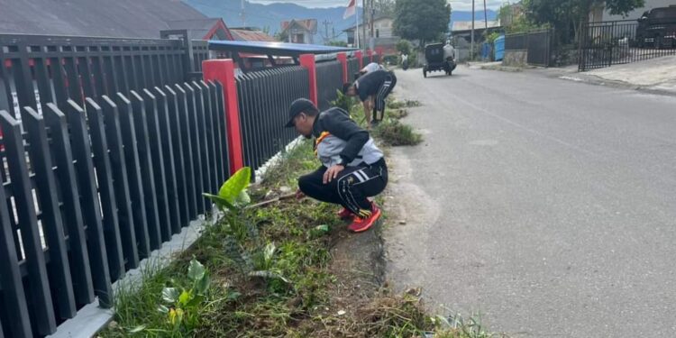 Wujudkan Lingkungan Bersih Dan Asri, Rutan Takengon Melaksanakan Gotong Royong