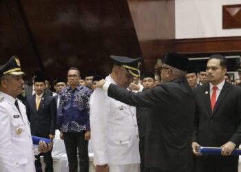 Pj Gubernur Aceh Bustami Hamzah Lantik Amrullah M Ridha Sebagai Pj Bupati Aceh Timur