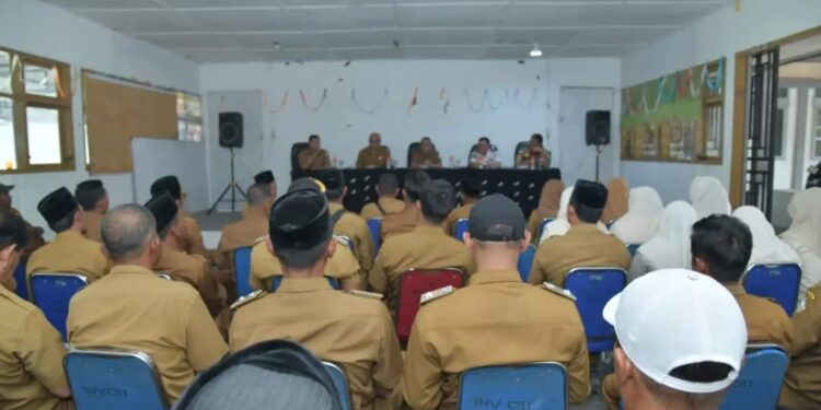 Kunker Ke Kecamatan Wih Pesam Dan Bukit, Pj. Bupati Mohd Tanwier Minta Aparatur Bersikap Netral