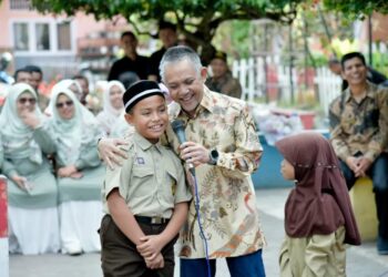 Pj. Bupati Ir. Mohd Tanwier, MM Dan Istri Saksikan Kegiatan MPLS Di SDN 2 Puja Mulia