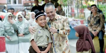 Pj. Bupati Ir. Mohd Tanwier, MM Dan Istri Saksikan Kegiatan MPLS Di SDN 2 Puja Mulia