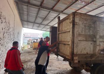 Pj Bupati Aceh Timur Amrullah Cek Kesiapan Armada Sampah Persiapan PON