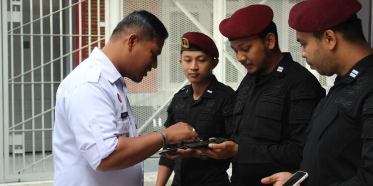 Tindak Lanjuti Arahan Kakanwil Kemenkumham Aceh, KPR Rutan Sigli Sidak Ponsel Petugas Untuk Berantas Judi Online