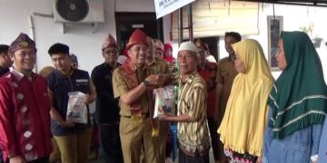 Pemkot Palembang Gelar Operasi Beras Murah Dan Minyak Goreng Di Kelurahan 27 Ilir 