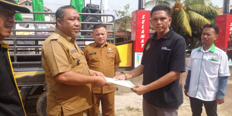 Warga sukajadi Talang Kelapa Melakukan Unjuk Rasa Menuntut SK Yohan Aidi Dicabut