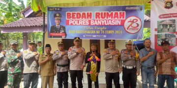 Kapolres Banyuasin Resmikan Bedah Rumah Dan Gelar Baksos Di Desa Bentayan