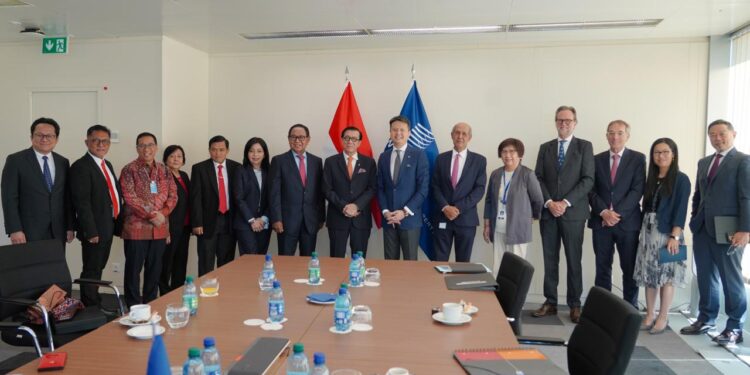 Menkumham RI Tanda Tangan Traktat Internasional Tentang Sumber Daya Genetik Dan Pengetahuan Tradisional