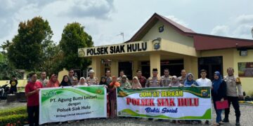 Jumat Curhat Dan Berkah, Polsek Siak Hulu Bersama PT. ABL Salurkan Sembako Pada Warga Kurang Mampu