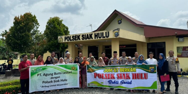 Jumat Curhat Dan Berkah, Polsek Siak Hulu Bersama PT. ABL Salurkan Sembako Pada Warga Kurang Mampu