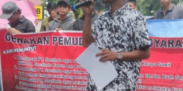 Mahasiswa Dan Puluhan Pemuda Aceh Singkil Unjuk Rasa Di PT Socfindo Medan