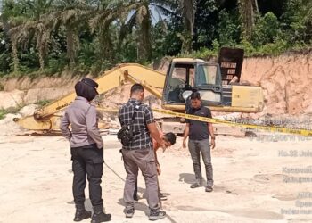 Polsek Tapung Kampar Segel Lokasi Diduga Penambangan Bebatuan Ilegal