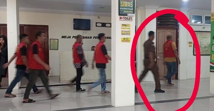 Diistimewakan Oleh Jaksa, 5 Terdakwa Pembantai Supir Truk PT Key Key Tak Diborgol, PH : Equality Before Of Law, Aswas Harus Turun Tangan