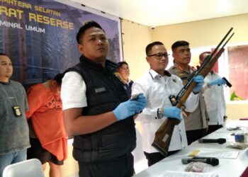 Amankan 4 Senpi, 5 Magazen Dan 327 Butir Peluru, Ditreskrimum Polda Sumsel Bekuk Oknum ASN