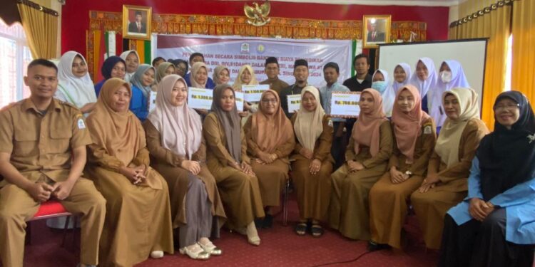 Pemkab Aceh Singkil Salurkan Bantuan Bea Pendidikan Kepada 791 Mahasiswa