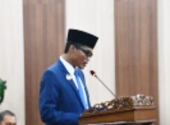 Pj Walikota Langsa Syaridin Menyampaikan Pendapat Akhir Fraksi – Fraksi DPRK Tentang Pertanggungjawaban 
