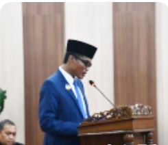 Pj Walikota Langsa Syaridin Menyampaikan Pendapat Akhir Fraksi – Fraksi DPRK Tentang Pertanggungjawaban 