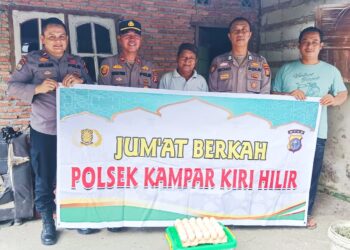 Lagi! Jumat Berkah, Polsek Kampar Kiri Hilir Berbagi Sembako Kepada Warga Kurang Mampu