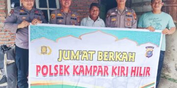 Lagi! Jumat Berkah, Polsek Kampar Kiri Hilir Berbagi Sembako Kepada Warga Kurang Mampu