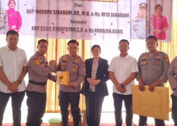 Kenal Pamit Kapolsek Tambang Berlangsung Haru, Marupa Tak Kuasa Menahan Tangis