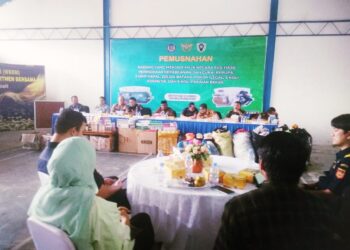 Beacukai Langsa Memusnahkan 2 Unit kapal Batang Rokok Ilegal, 6 Koli Kosmetik Dan 6 Koli Pakaian Bekas