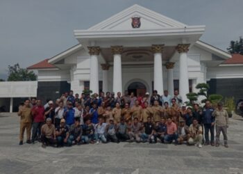 Dalam Acara “Coffe Morning, Pj Bupati Gayo Lues Jata Perkenalkan Dua Pejabat Baru