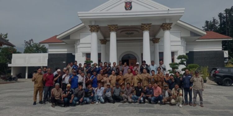 Dalam Acara “Coffe Morning, Pj Bupati Gayo Lues Jata Perkenalkan Dua Pejabat Baru