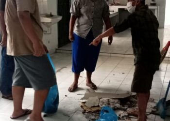 Ormas Grib Jaya kecamatan Medan Baru Gotong Royong Bersihkan Sekretariat