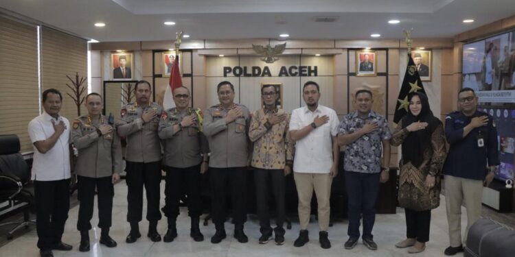 Ketua KIP Aceh Saiful Audiensi Dengan Kapolda Achmad Kartiko