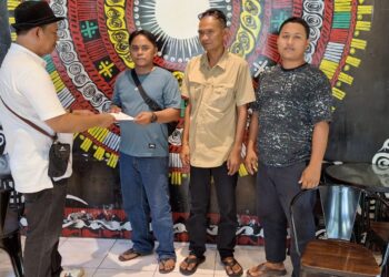 Ketua DPD PJS Aceh Serahkan SK DPC PJS Aceh Tamiang