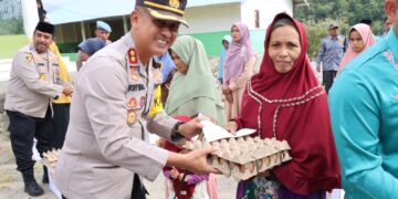 Jumat Barokah, 20 Warga Rusip Sumringah Terima Paket Sembako Dari Polres Aceh Tengah