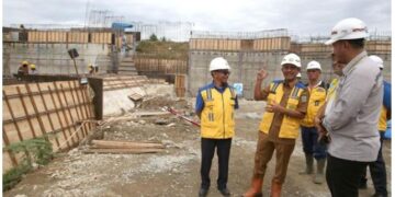 Pj Walikota Ade Surya Tinjau progress Proyek Bendung Karet Krueng Aceh