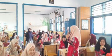 Risma Asriani Azis Genisa Menjadi Narasumber Penguatan P5 Dan PPRA Di KKGU Kecamatan Moncongloe