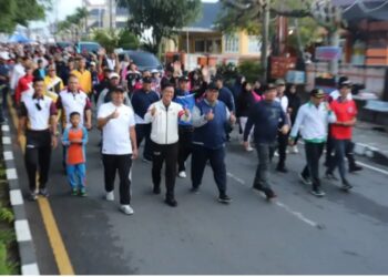 Asisten 1 Mursyid Ikuti Jalan Santai Dan Senam Bersama Dalam Rangka HUT Bhayangkara Ke 78