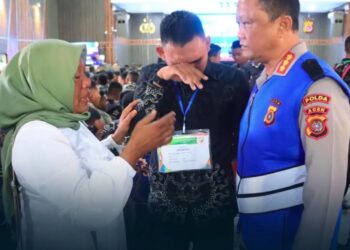 Sepatu Koyak, Kabid Humas Polda Aceh Beri Selamat Kepada Ayat Suci Lulus Tamtama Polri