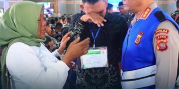 Sepatu Koyak, Kabid Humas Polda Aceh Beri Selamat Kepada Ayat Suci Lulus Tamtama Polri