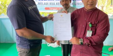 Penyerahan Sertifikat Produk UMKM Halal Kampung Glp Gading Jenis Produk Tape Ubi,Gula aren,Keripik Ubi,Kerupuk Opak.