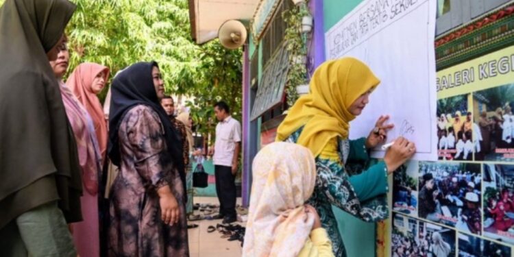Bunda PAUD Aceh Besar Teken Komitmen Bersama Orangtua Siswa Baru Untuk Taati Aturan Sekolah