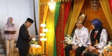 Pj.Walikota Lhokseumawe A.Hanan Peusijuk Komandan Radar TNI – AU Marsekal Pertama TNI Toto Ginanto