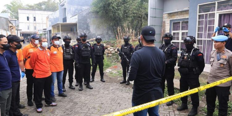 Polri Tangkap “Calon Pengantin” Bom Bunuh Diri Di Batu Malang