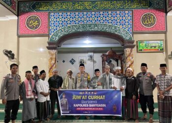 Kapolres Banyuasin Ruri Prastowo Laksanakan Safari Subuh Keliling Dan Jum’at Curhat