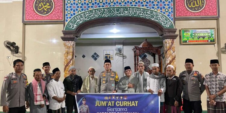 Kapolres Banyuasin Ruri Prastowo Laksanakan Safari Subuh Keliling Dan Jum’at Curhat