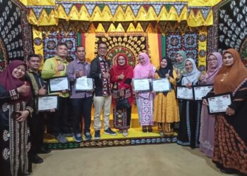 6 Puskesmas Dan 4 Nakes Dinkes Aceh Tengah Terima Penghargaan Malam Resepsi HUT RI Ke 79