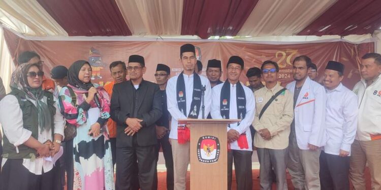 Perdana, Ratusan Massa Mengantar Pasangan “Beriman” Mendaftar Ke KIP Aceh Tengah