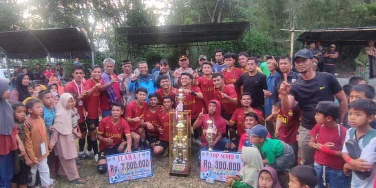 Club Sepakbola Forga Kampung Kuala II Borong 3 Piala Turnamen KNPI Cup I Bintang