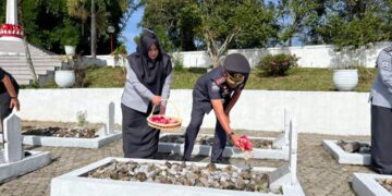 Hari Pengayoman Ke-79 , Rutan Takengon Ziarah Dan Tabur Bunga di Taman Makam Pahlawan Reje Bukit