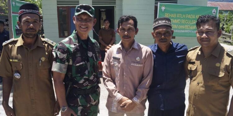 Kasdam IM Serahkan Kunci Rumah RTLH Kepada Warga Blang Panu Di TMMD Ke 121