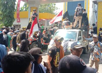 Masyarakat Jenelata Bersama LSM GMBI Sulsel Geruduk BBWS Pompengang, Minta KPK Dan APH Turun Tangan