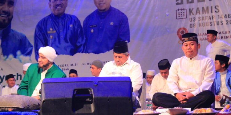 Dandim Riyanto Budi Nugroho Hadiri Gebyar Sholawat Dan Doa Bersama Dalam Haul Akbar Kesultanan Siak