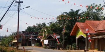 Desa Teluk Paman Sambut HUT RI ke-79 Dengan Menghias Jalan Dan Lomba Futsal 