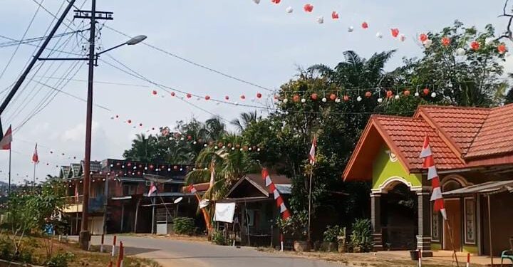 Desa Teluk Paman Sambut HUT RI ke-79 Dengan Menghias Jalan Dan Lomba Futsal 